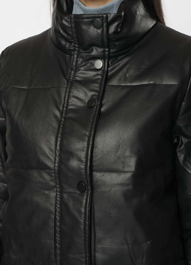 Утепленная куртка из эко кожи черного цвета модель № 20778 универмаг малина