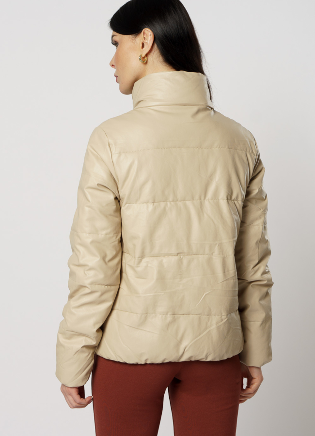 Женская куртка из эко кожи бежевого цвета модель № 5031 универмаг малина