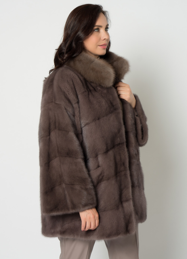 Норковая шуба с воротником стойкой с отделкой из куницы модель № 21602 универмаг малина