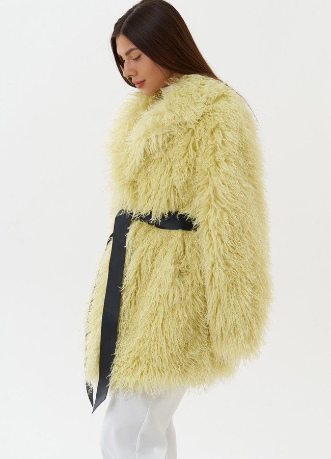 Полупальто из эко меха под ламу с поясом модель № 26010 в рассрочку