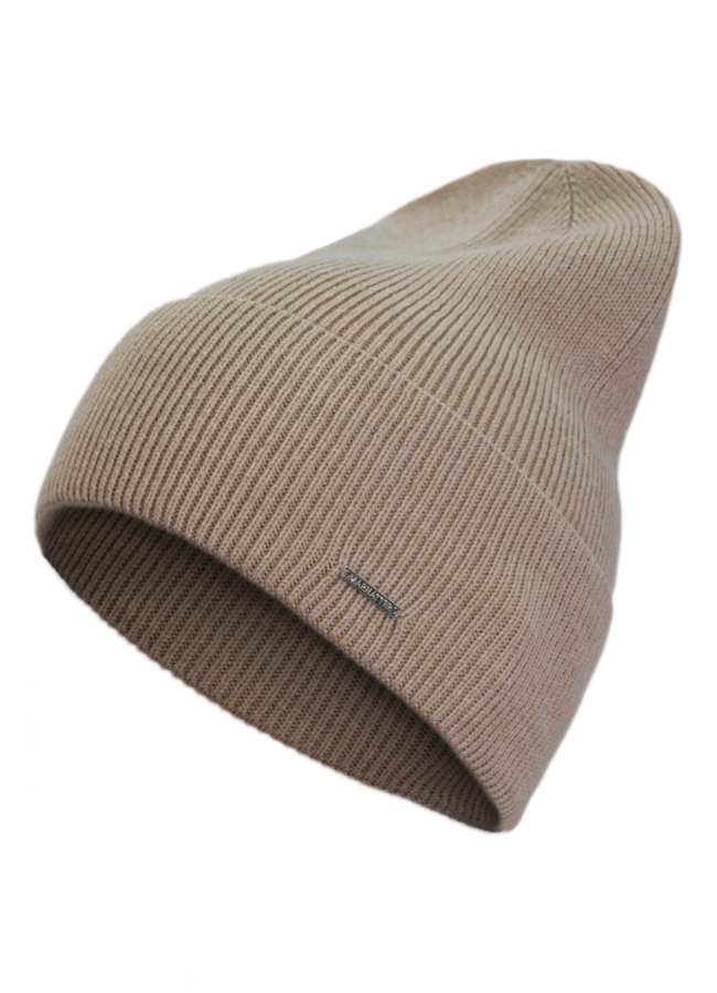 Демисезонная шапка  в бежевом цвете модель № 12304 в кредит