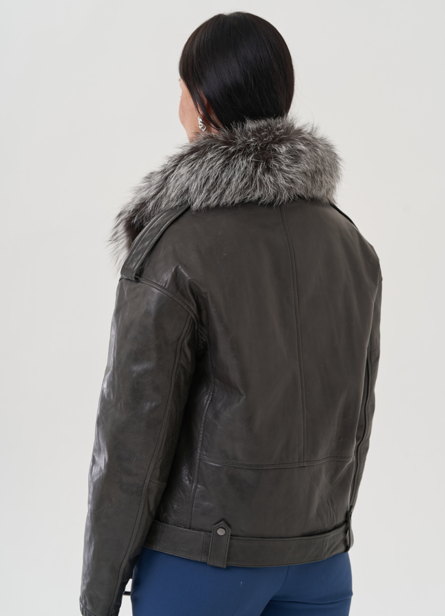 Куртка из натуральной кожи с отделкой из меха чернобурки модель № 25375 универмаг малина