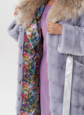 Женская норковая шуба с капюшоном из меха рыси