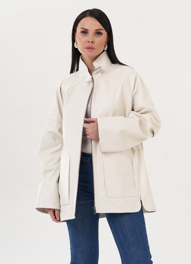 Удлиненная куртка из натуральной кожи белого цвета модель № 27139 меха малина Удлиненная куртка из натуральной кожи белого цвета модель № 27139 меха малина