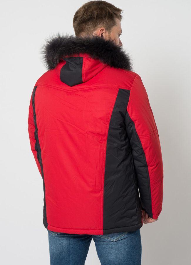 Куртка красного цвета на молнии с капюшоном, отделка енот модель № 21666 в кредит