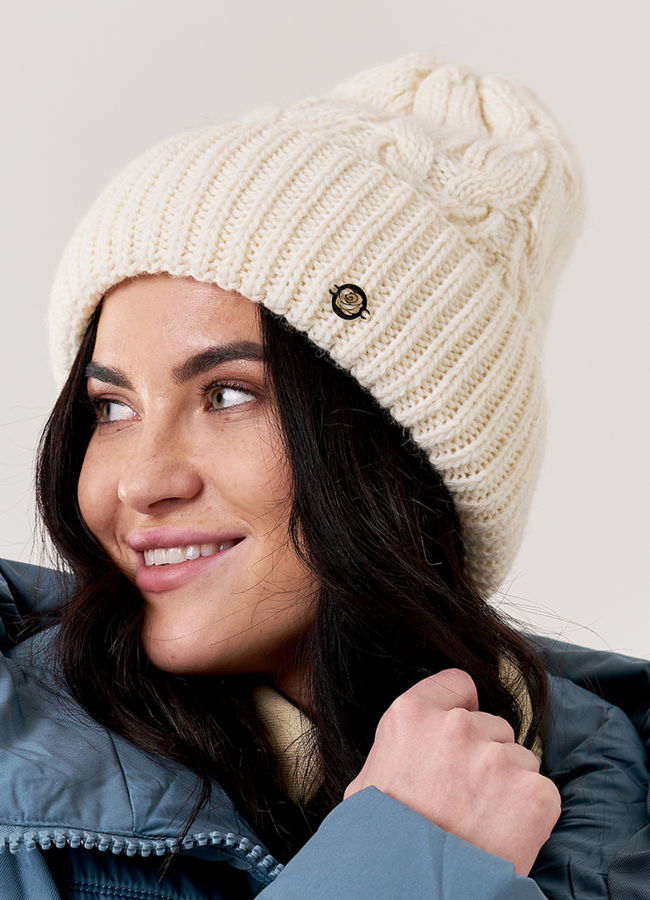 Женская шапка в молочном цвете модель № 9528 универмаг малина