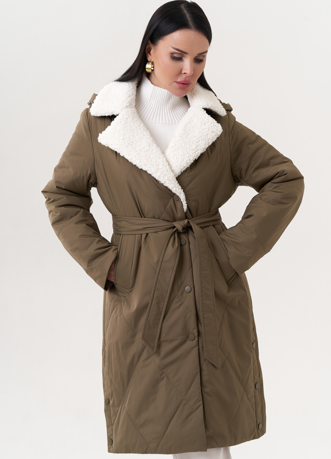 Стеганое пальто с капюшоном модель № 25034 меха малина