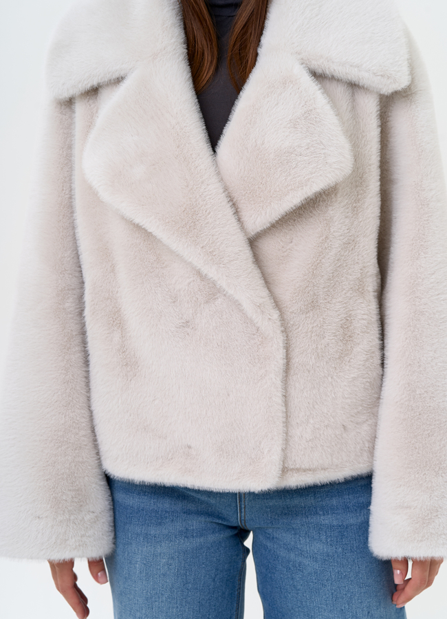 Женская куртка из эко меха с английским воротником модель № 31222 универмаг малина Женская куртка из эко меха с английским воротником модель № 31222 универмаг малина