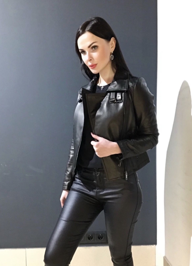 Куртка кожаная черного цвета модель № 87077 в рассрочку