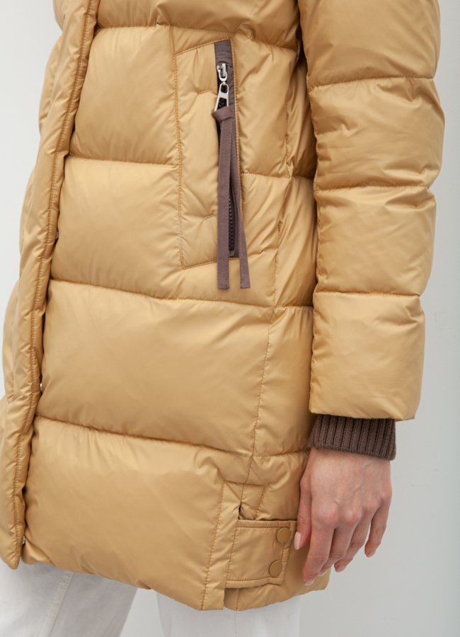 Пуховик женский с капюшоном  модель № 21056 универмаг малина