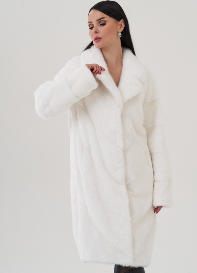 Норковая шуба белого цвета модель № 24807 универмаг малина