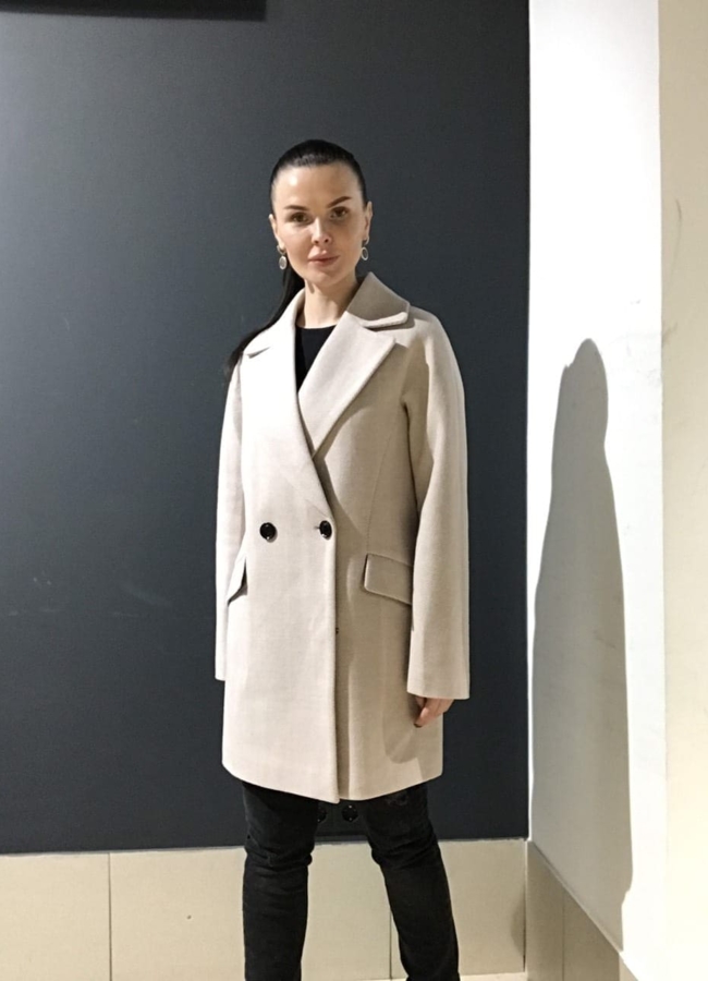 Светлое женское пальто модель № 5565 в рассрочку