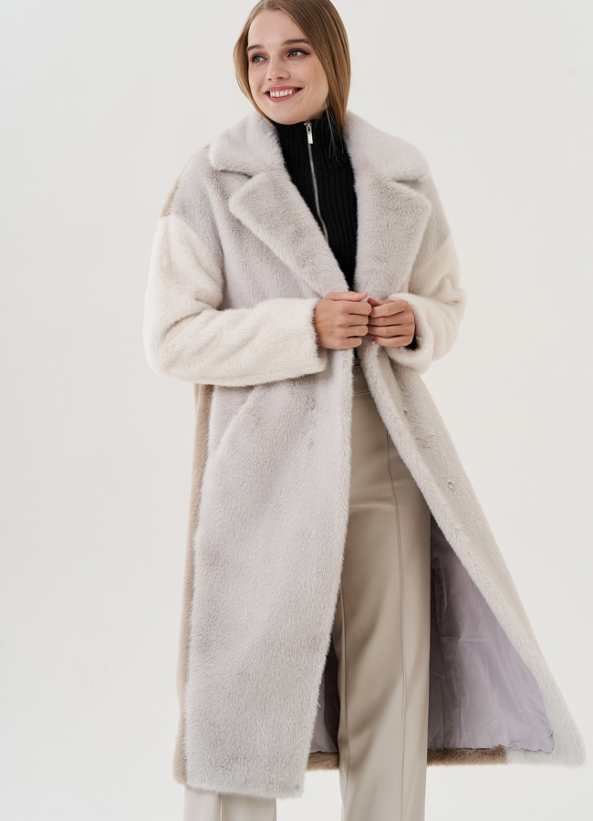 Женское пальто из эко меха в светлых тонах  модель № 25739 универмаг малина