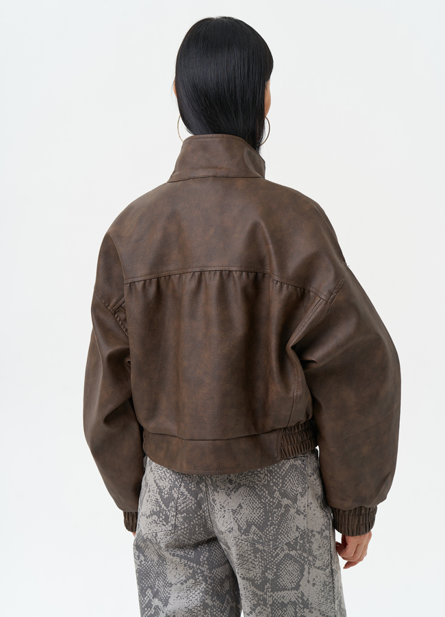 фото Куртка бомбер из эко кожи с воротником стойкой модель № 30378