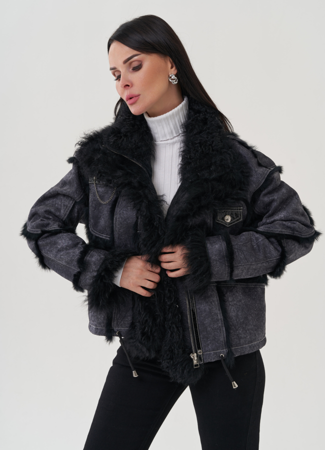 Женская куртка серого цвета с воротником из меха козлика модель № 25542 универмаг малина