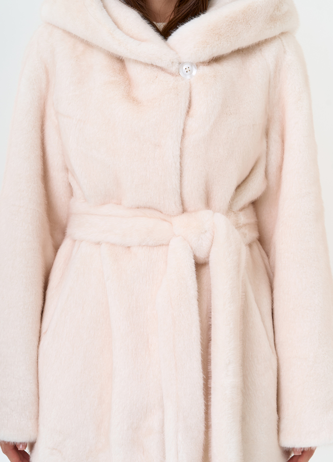 Женская шуба из эко меха с капюшоном модель № 31247 универмаг малина Женская шуба из эко меха с капюшоном модель № 31247 универмаг малина