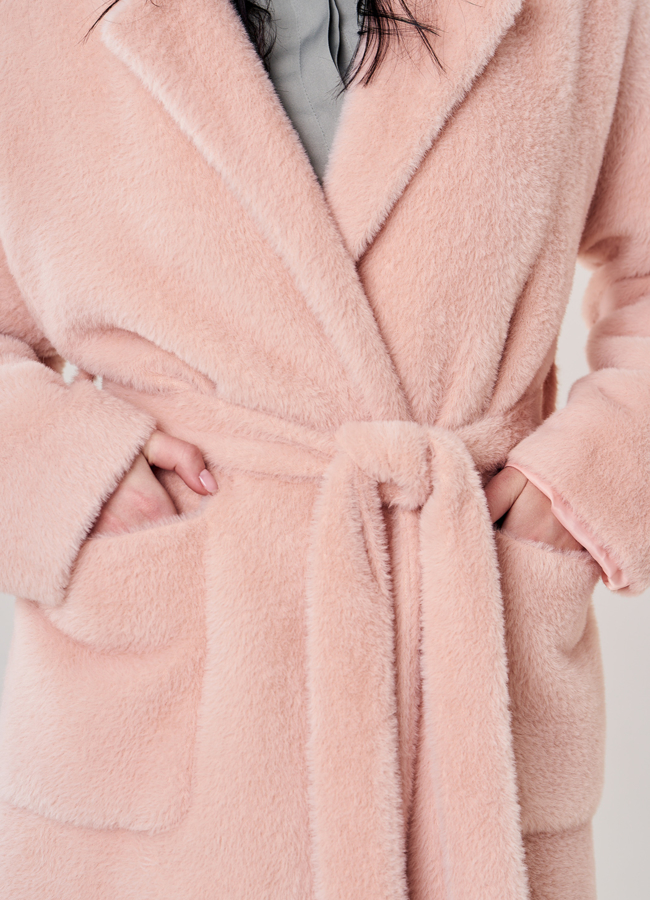 Пальто женское розового цвета с поясом модель № T4F W9822 универмаг малина