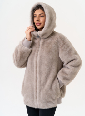 Женская куртка из эко меха с капюшоном Женская куртка из эко меха с капюшоном