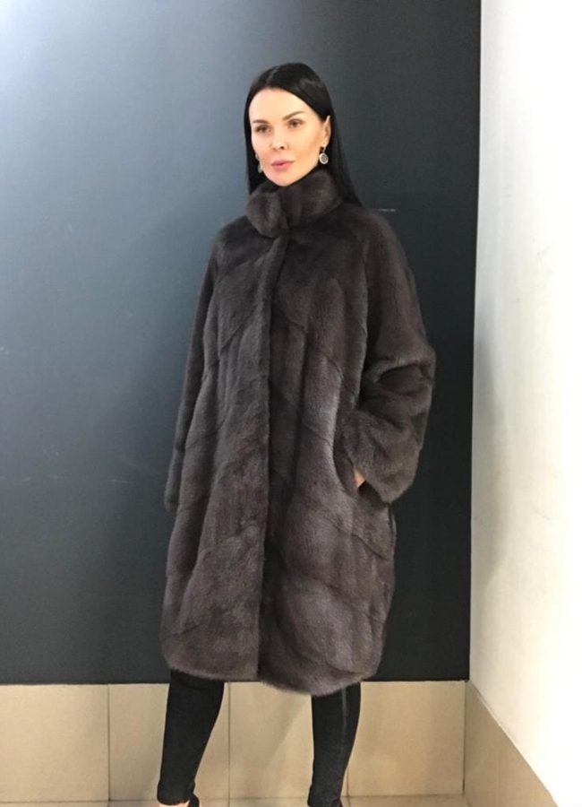 Норковая шуба в поперечном раскладе цвета капучино модель № 356-5 в кредит