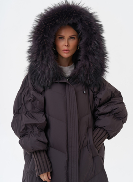 Длинный женский пуховик с капюшоном