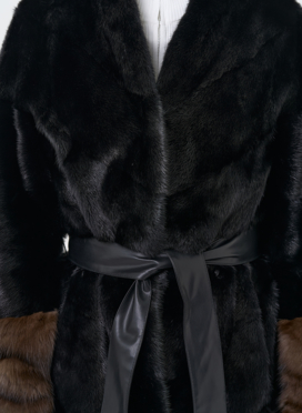 Норковая шуба с манжетами из меха куницы