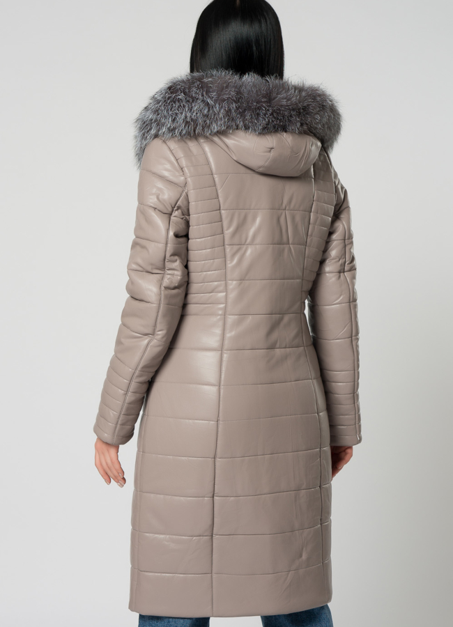 Пуховик из эко кожи бежевого цвета с чернобуркой  модель № 22176 универмаг малина