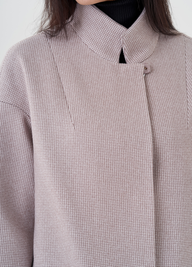 Укороченное женское пальто в бежевом цвете модель № 23964 универмаг малина