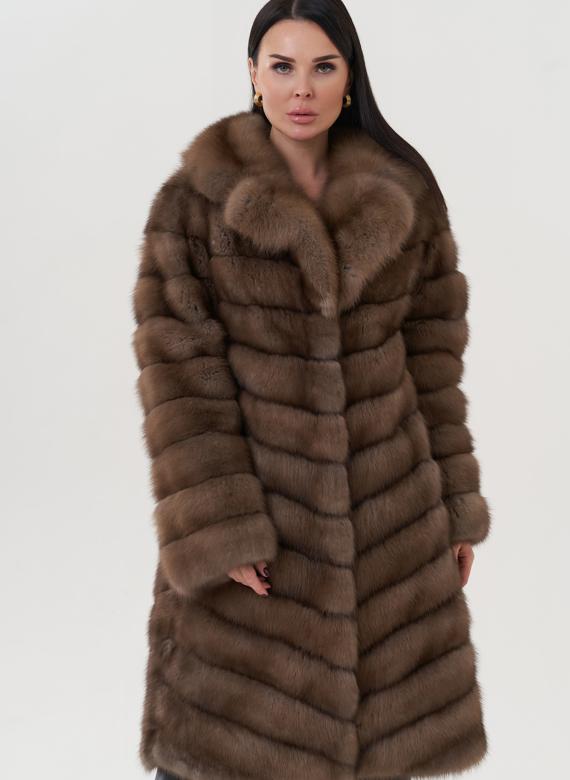 Шуба из куницы с английским воротником 