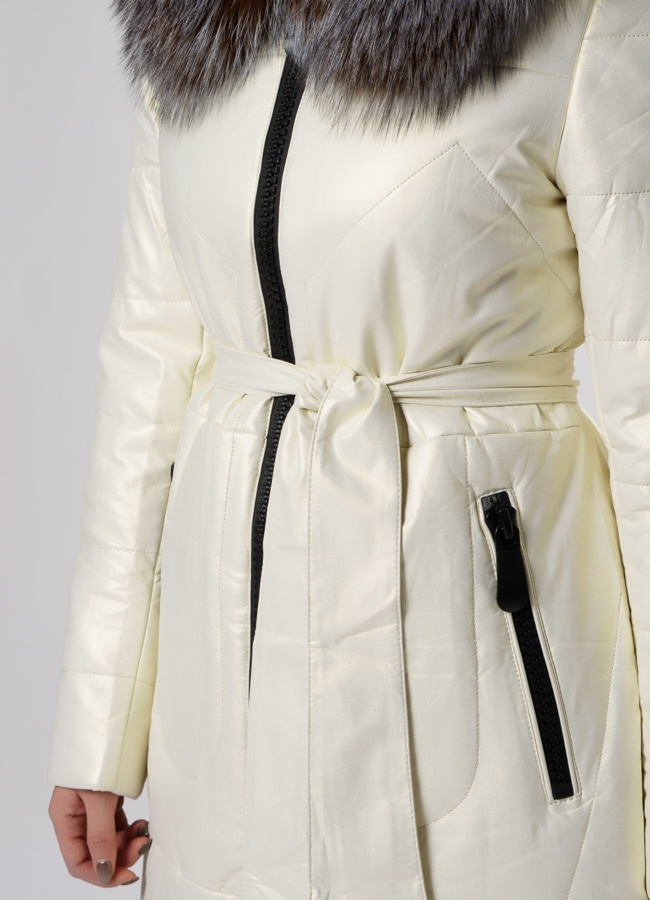 Светлый пуховик из эко кожи с капюшоном модель № W201 универмаг малина