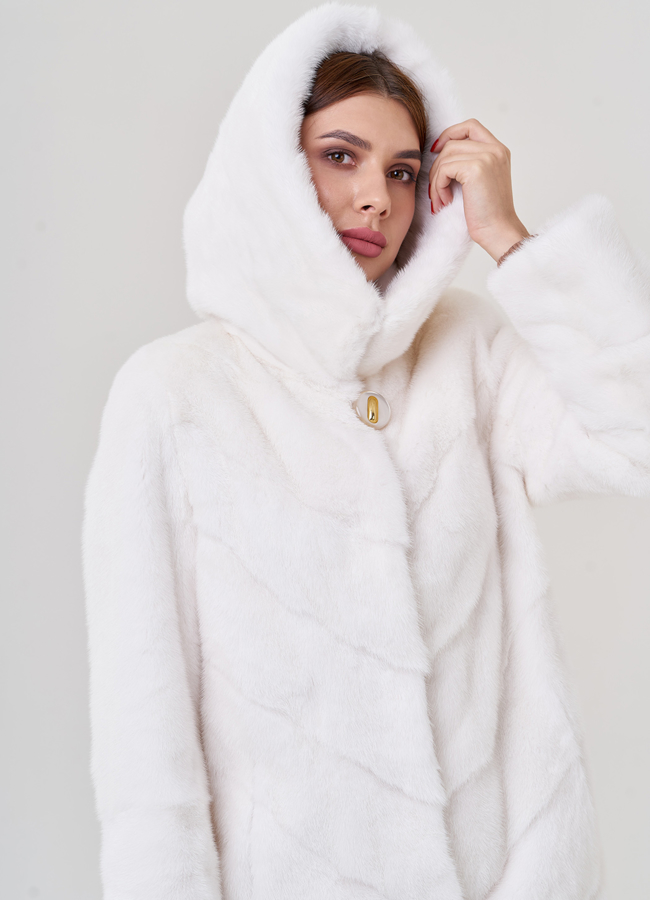 Куртка из норки в белом цвете модель № 79057 универмаг малина