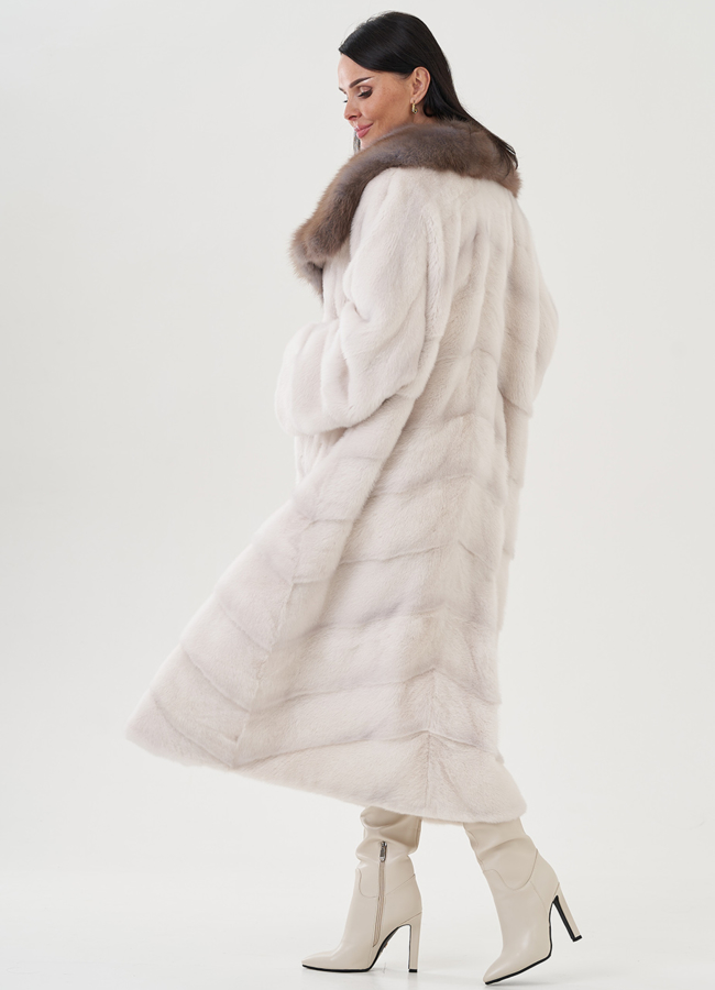 Белая шуба из норки с куницей модель № 24829 универмаг малина