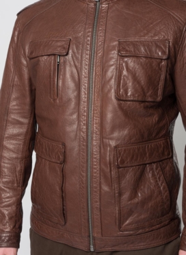 Мужская кожаная куртка коричневого цвета