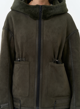 Женская дубленка из эко замши с капюшоном