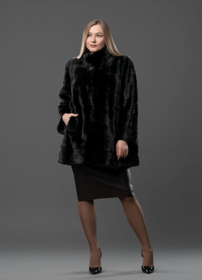Норковая шуба черного цвета в поперечном раскладе со стойкой модель № S-773 универмаг малина