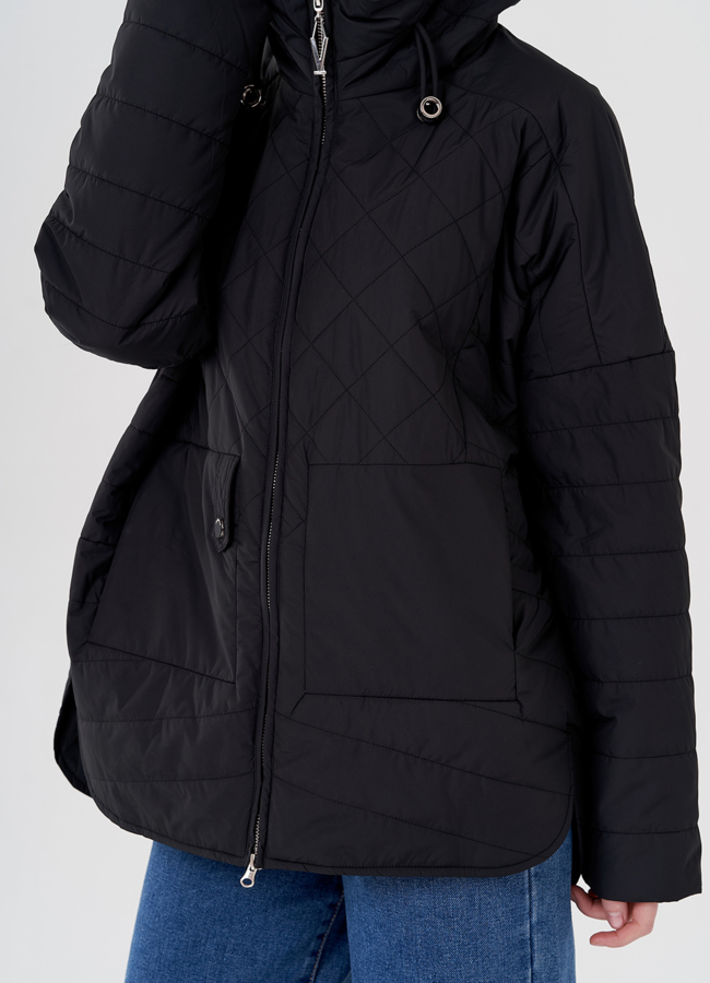 Женская куртка с капюшоном черного цвета  модель № 24339 универмаг малина