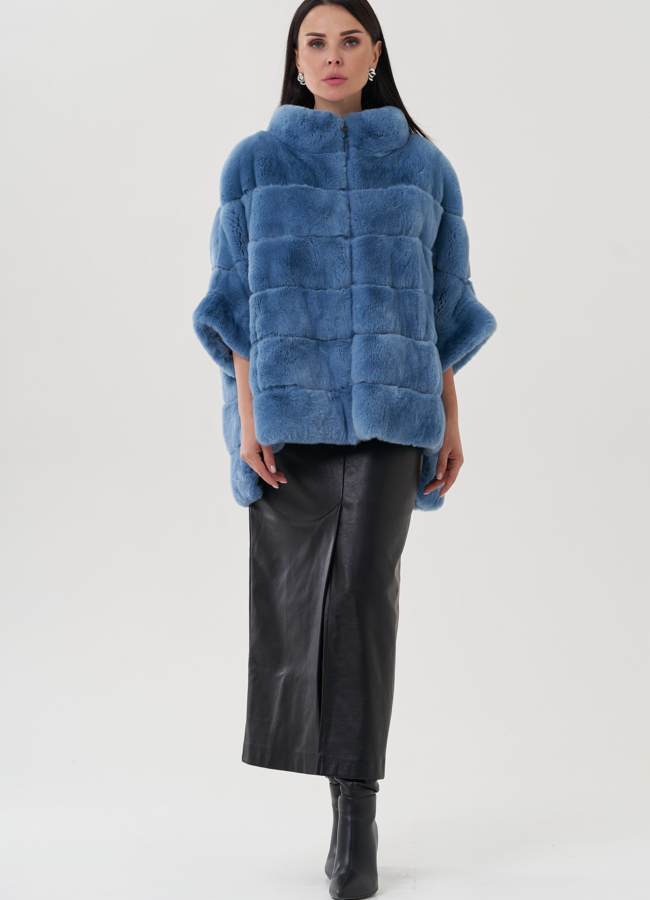 Укороченная шуба голубого цвета из меха кролика модель № 25319 меха малина