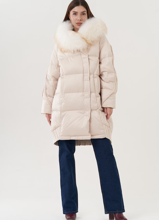 Женский пуховик с капюшоном  модель № 25940 меха малина