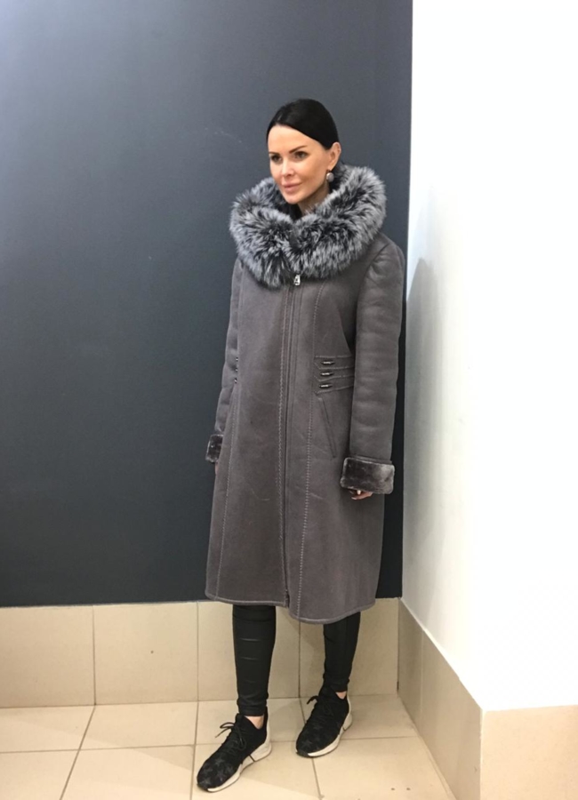 Дубленка с чернобуркой, цвет серый модель № 1629 меха малина