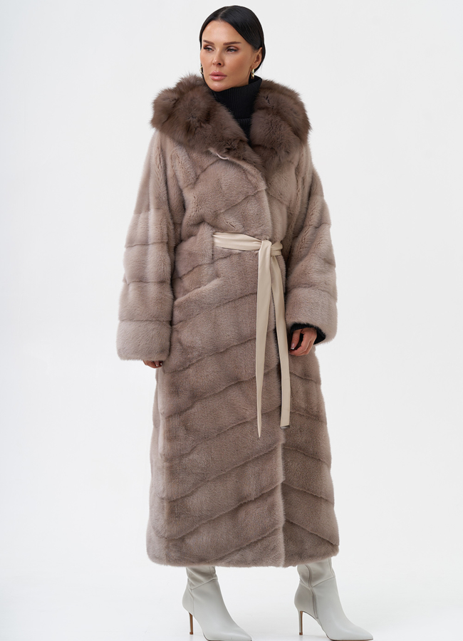 Длинная шуба из норки с капюшоном из меха куницы модель № 28128 универмаг малина