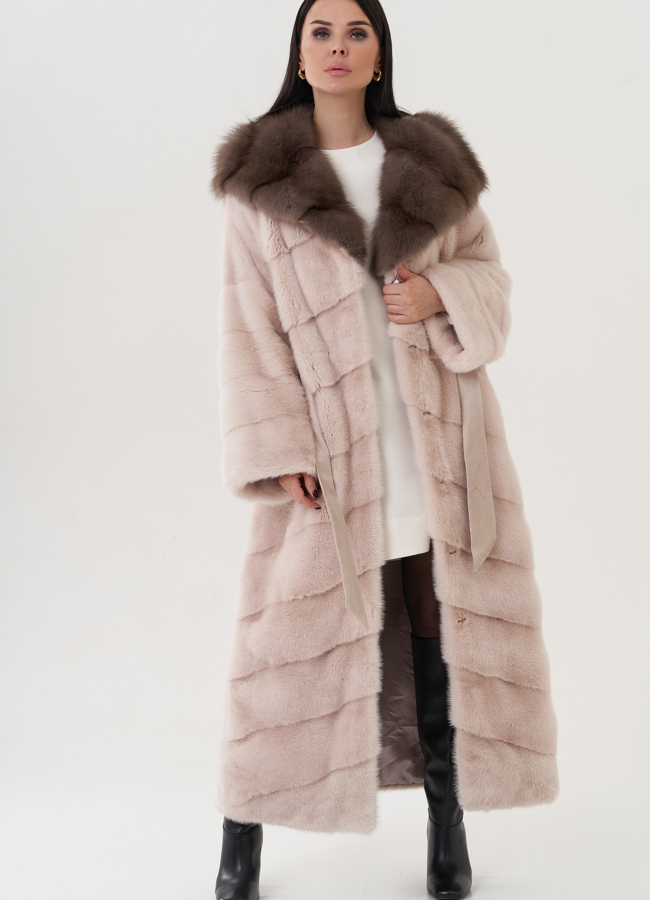 Шуба из норки с капюшоном  из куницы модель № 25812 универмаг малина