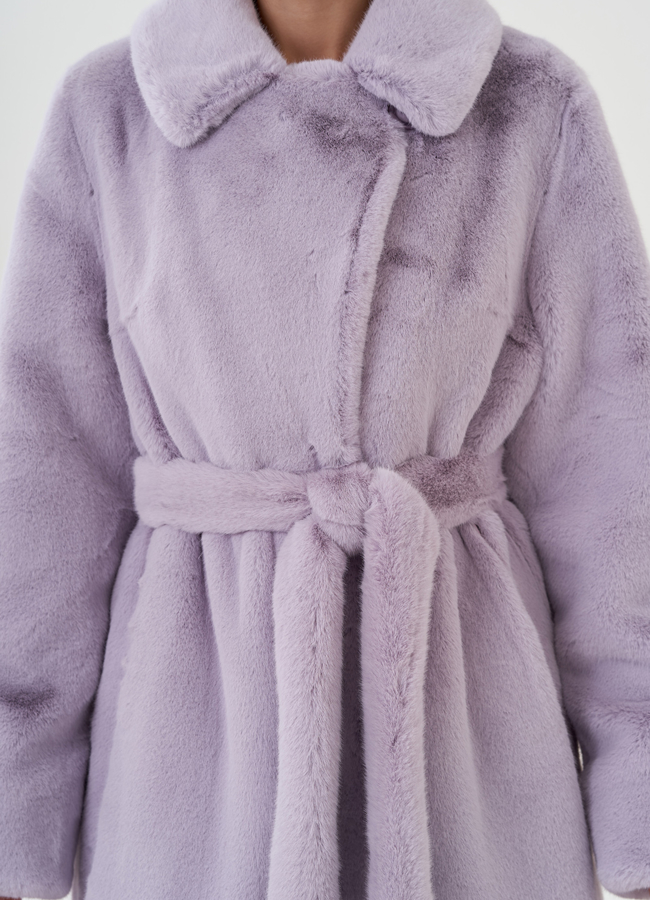 Удлиненная шуба из экомеха в светло-фиолетовом цвете модель № 81535 в рассрочку
