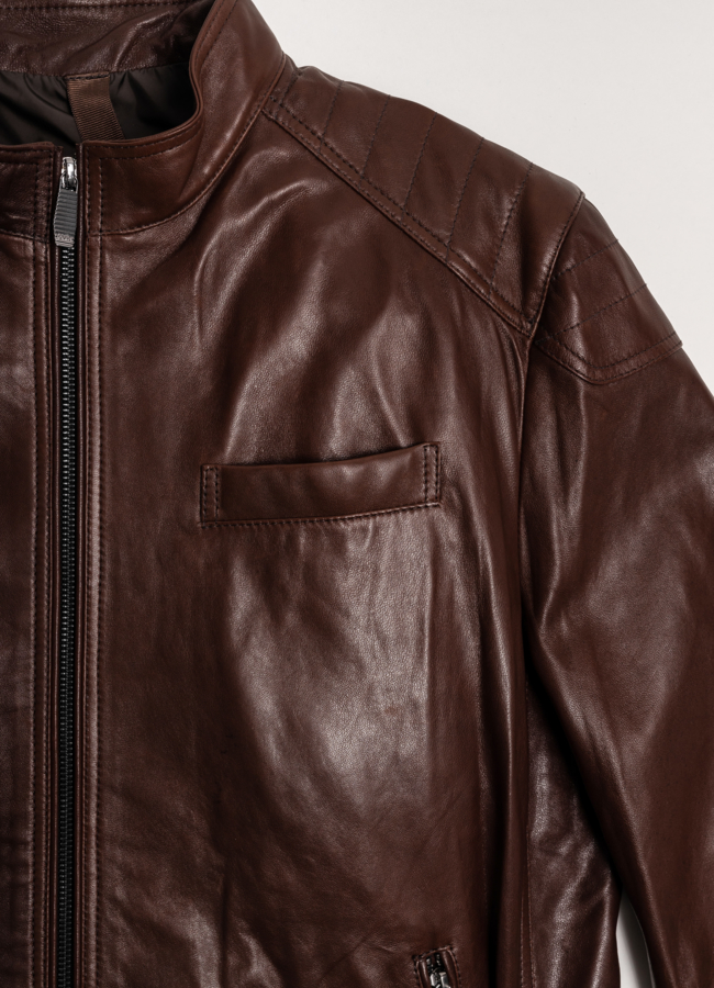 Куртка кожаная коричневого цвета модель № 21400 в рассрочку