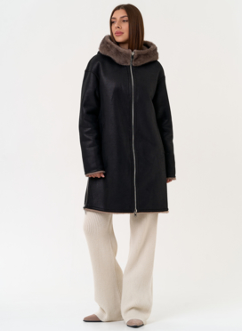 Женская двухсторонняя дубленка из эко замши с капюшоном Женская двухсторонняя дубленка из эко замши с капюшоном