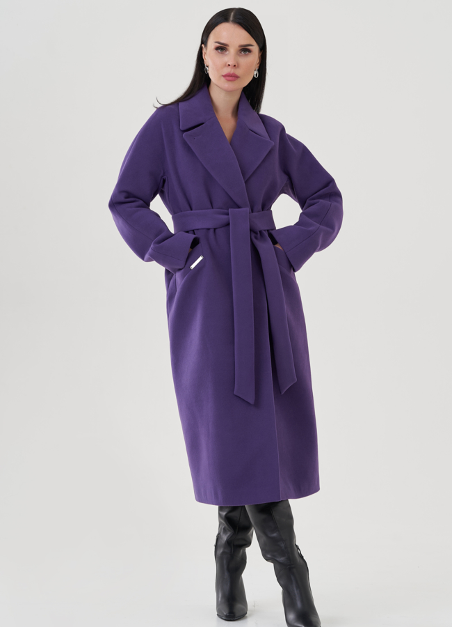 Пальто фиолетового цвета с английским воротником модель № 24712 меха малина