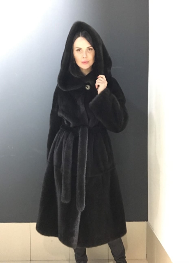 Классическая шуба из норки модель № S-758 меха малина