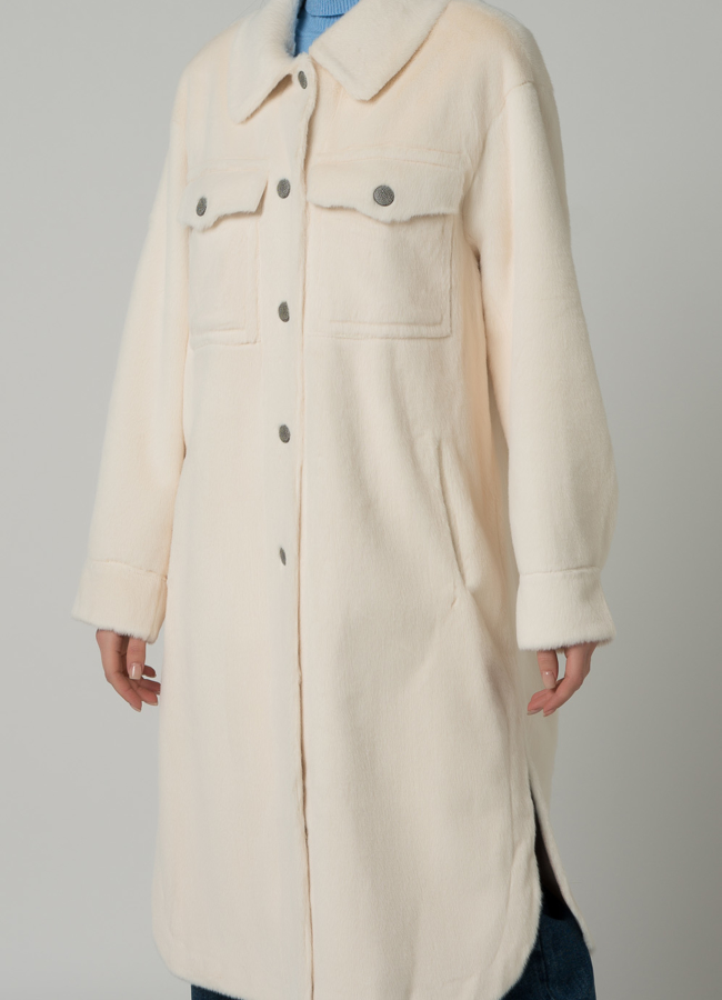 Женское пальто-рубашка белого цвета модель № 22436 универмаг малина