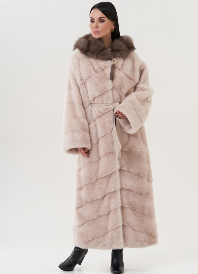 Шуба из норки с капюшоном  из куницы модель № 25812 универмаг малина