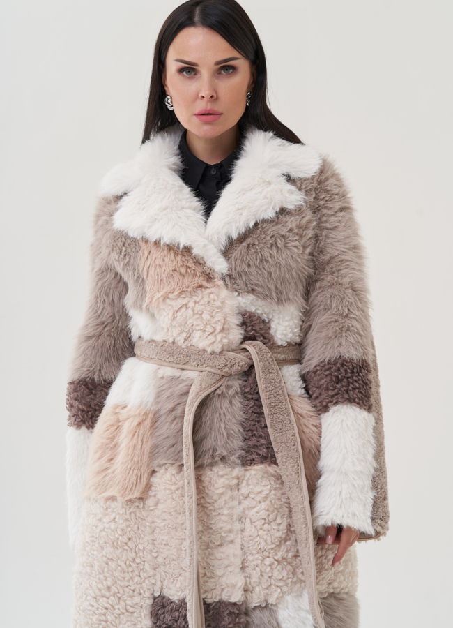 Пальто бежевого цвета с английским воротником модель № 25417 в рассрочку