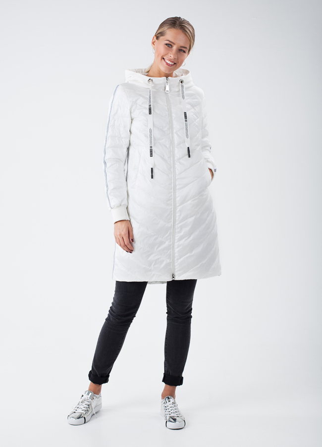 Плащ светлый модель № 726 меха малина