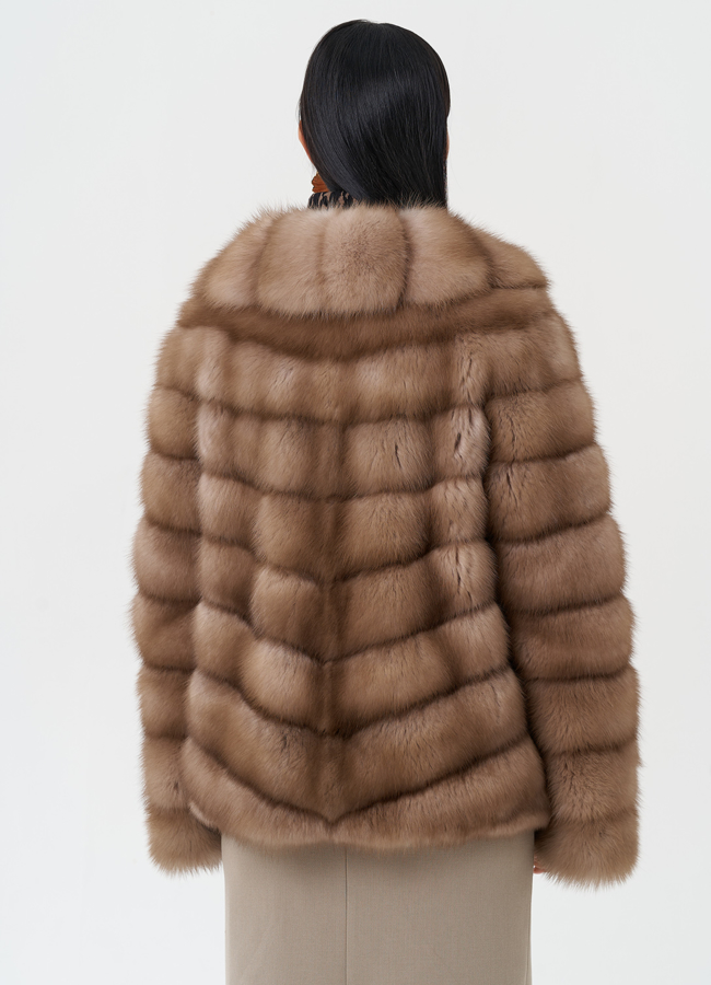 Шуба из меха куницы модель № 28435 в кредит